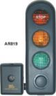 AR-819泊车器（汽车倒车指示雷达）帮助您每次将车停靠在最佳位置，当您的车驾驶近时，在不同距离分别亮红、黄、绿灯;5米距离绿灯提示,1.5米距离黄灯提示0.5米距离红灯及警报提示同时发出不同的声音。


 


