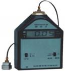 AWA5933 型振动仪,应用于各种机器振动测量。传感器：压电加速度计，电荷灵敏度约 3pC/m.s2；频率范围：10Hz～5000Hz；重量：约20g.频率范围：10Hz～1000Hz.测量范围：振动加速度a: 0.01～199.9 m/s2,振动烈度Sev:0.01～199.9 mm/s,振幅s: 0.1～1999 μm.显示器：3½ 位 LCD
