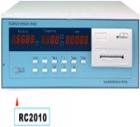 RC2010 带电绕组温升测试仪 三窗口同时显示冷、热态电阻、温升和试验时间；电阻测量范围：0.5-4000Ω；精度：0.2级；环境温度范围：0-50℃；精度：±0.5℃,前面板配微型打印机，实时定时打印温升试验数据；采用“四端法”测量原理；参数设定，串行接口，断电保存。