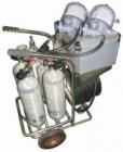 SP-98车式长管呼吸装置，是一种采用车载贮气瓶、长胶管输送气体供操作者呼吸用的正压式呼吸装置。 气瓶容积:6.8或9L.气瓶额定工作压力:30MPa.配备气瓶个数:4个.气瓶储气量:8160或10800.减压器最大供气量:1000L/min.报警范围:5~6MPa

