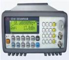 EE1461A型DDS合成信号发生器 频率:100kHz～65MHz 频率分辨力：1Hz 电压：0.3mVrms～1Vrms/0.1dB 谐波< -30dBc  杂波 <-40dBc 调幅：0～90%数字设置 调频：0～100kHz数字设置 FSK和SWEEP  双16位大字符液晶显示