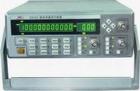 E3121C型系列多功能计数器，功能：测量频率、周期、频率比、计数、幅度、统计运算（最大值、最小值、频差、标准偏差、阿仑方差等）测频范围：A通道：0.1mHz～100MHz（001型），动态范围：15mVrms～3Vrms，测周范围：25ns～104s
